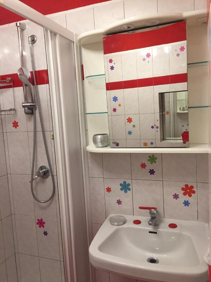 Petit Bijou Apartment Варена Екстериор снимка